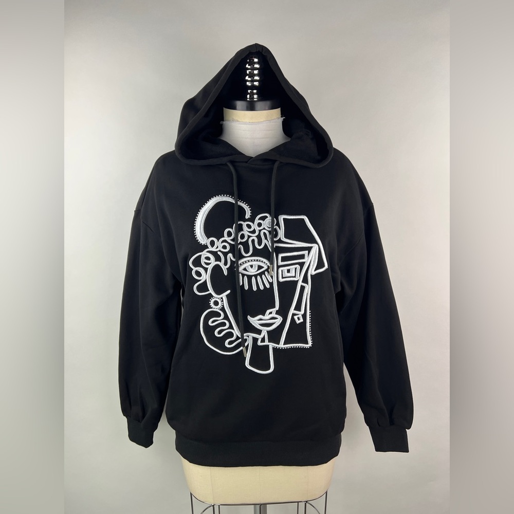 💚 3407. Embroidered Black Hoodie